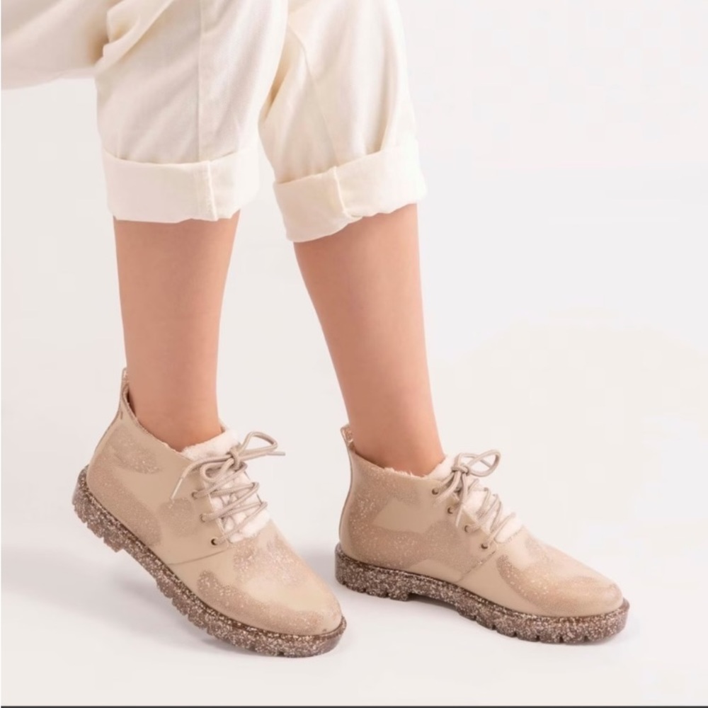 Melissa Beige Flecked Glitter Fluffy Boot NEW SIZE 8